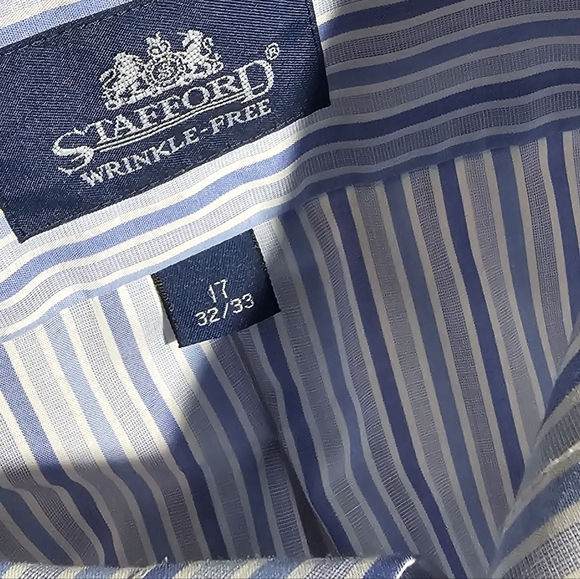 Stafford Mens blue and white striped wrinkle free dress shirt size 17 32/33. - Picture 3 of 4